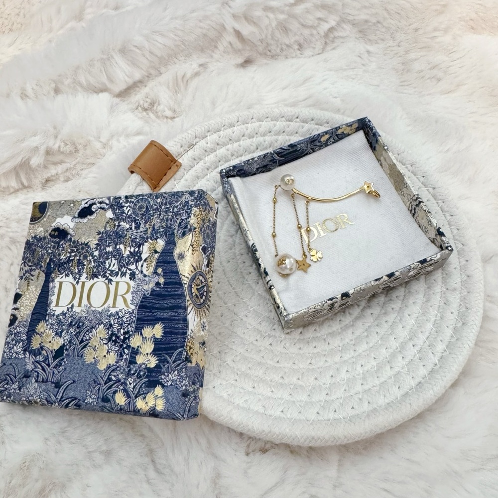 Dior Pearl Perles De Dèsir Ear Climber Earring